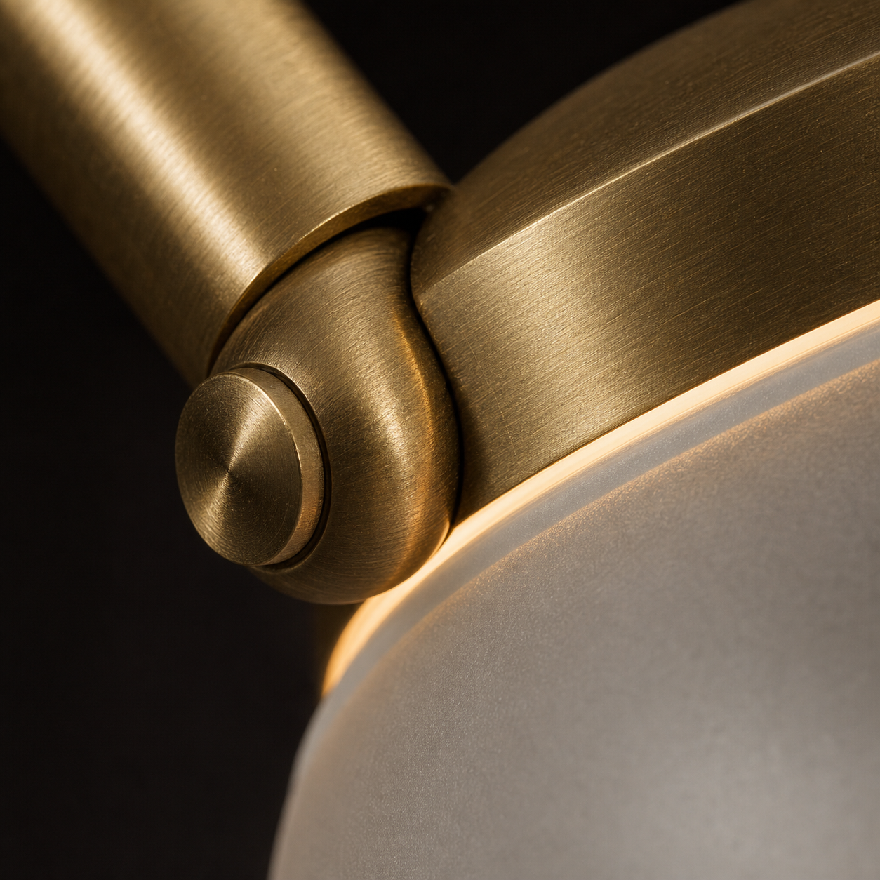 Sculptural Lighting — image 3
